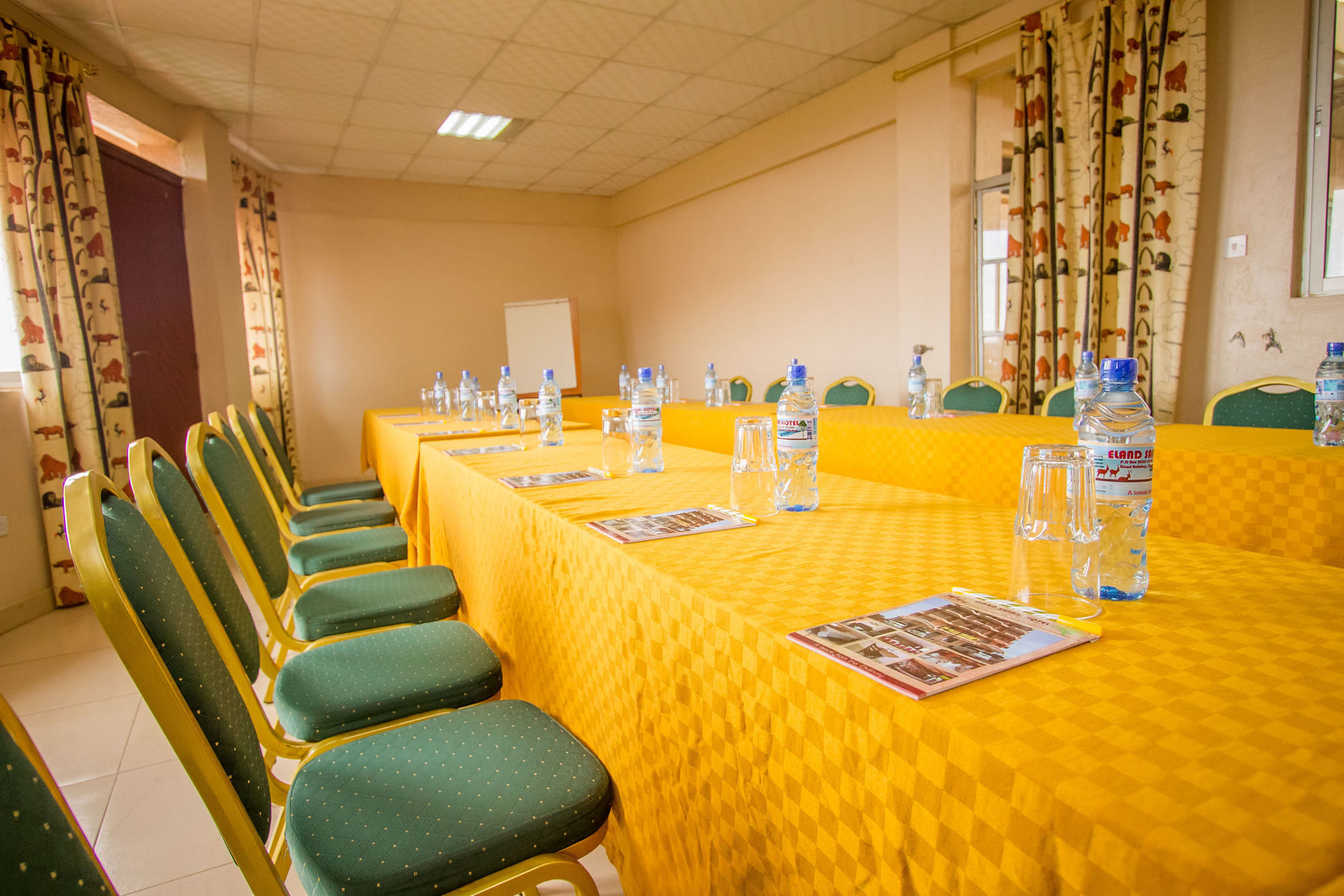 Eland Safari Hotel Nyeri Exterior foto