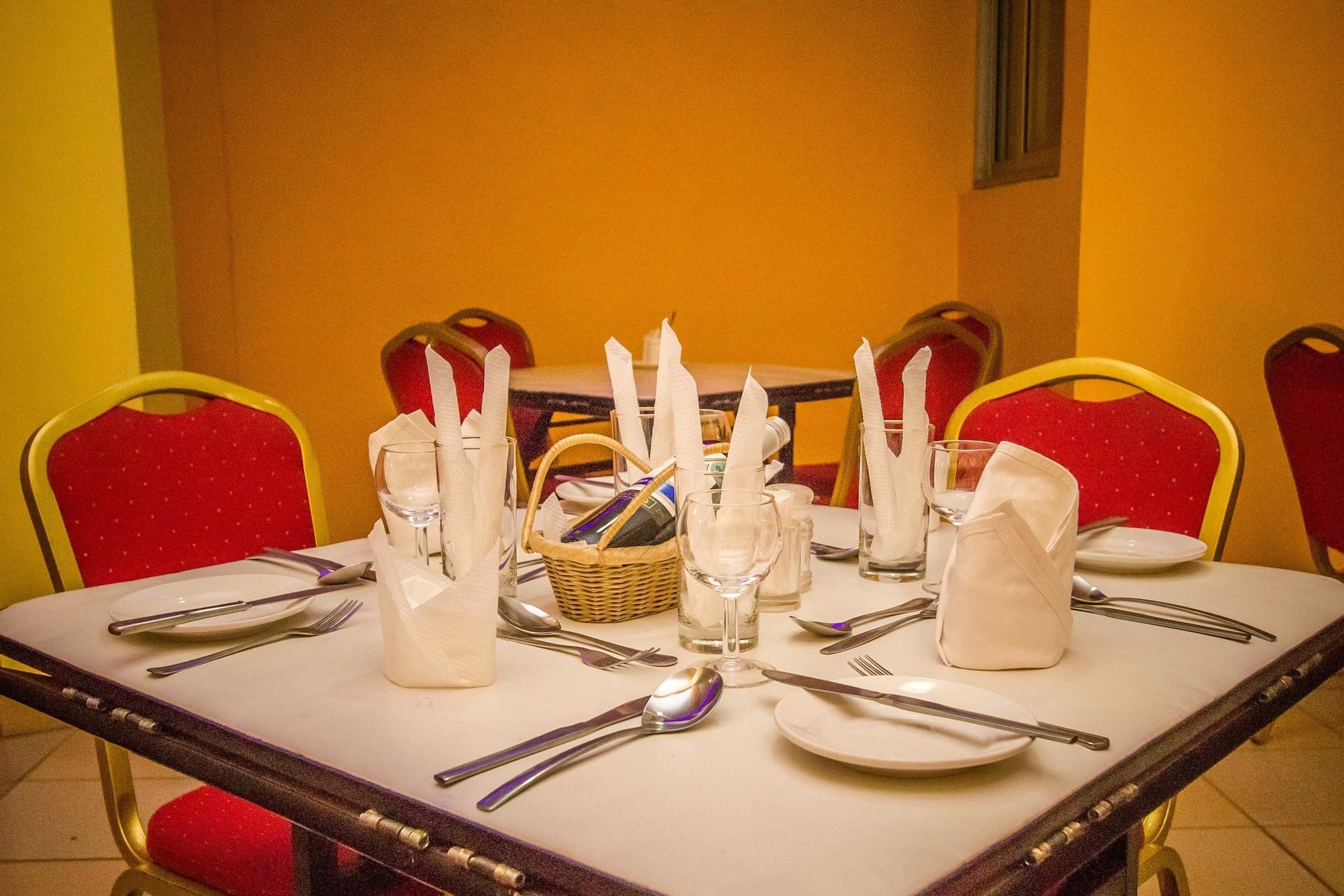 Eland Safari Hotel Nyeri Exterior foto